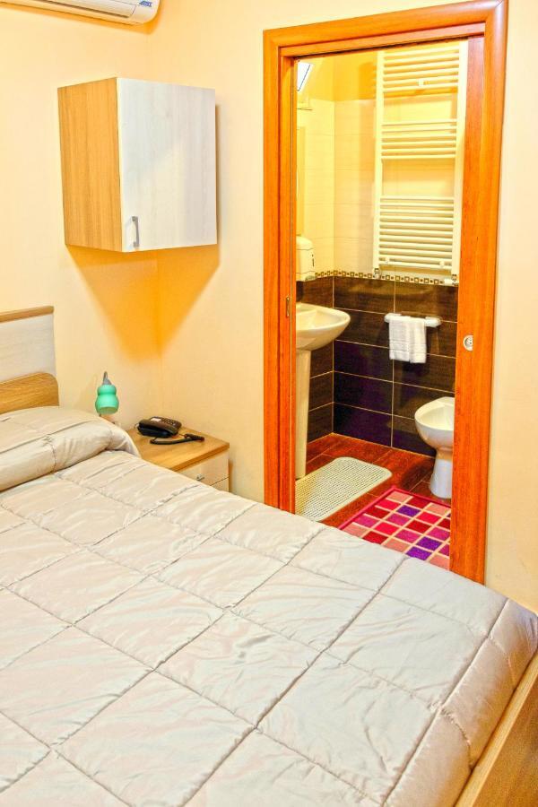 Golden Dreams Bed & Breakfast *